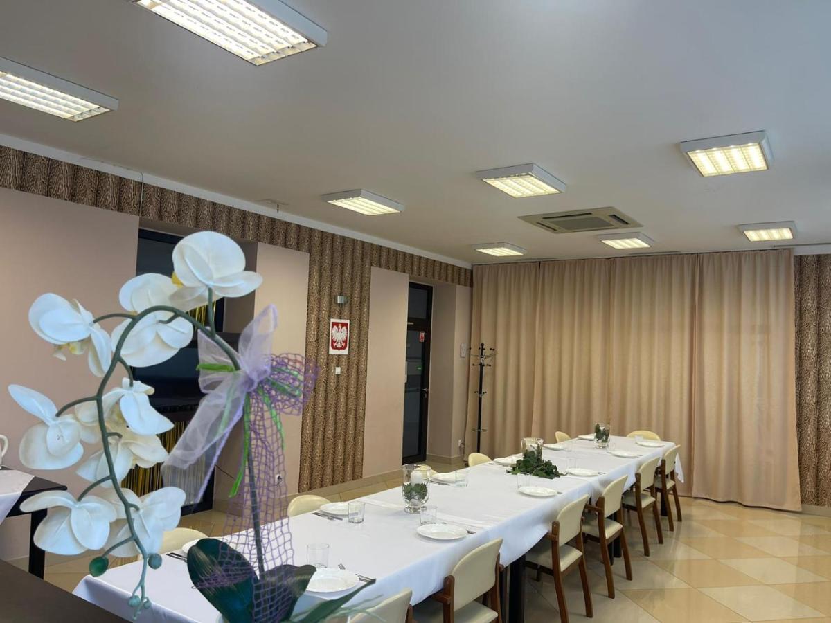 Szkolne Schronisko Mlodziezowe Dabrowka Hostel Prudnik Luaran gambar